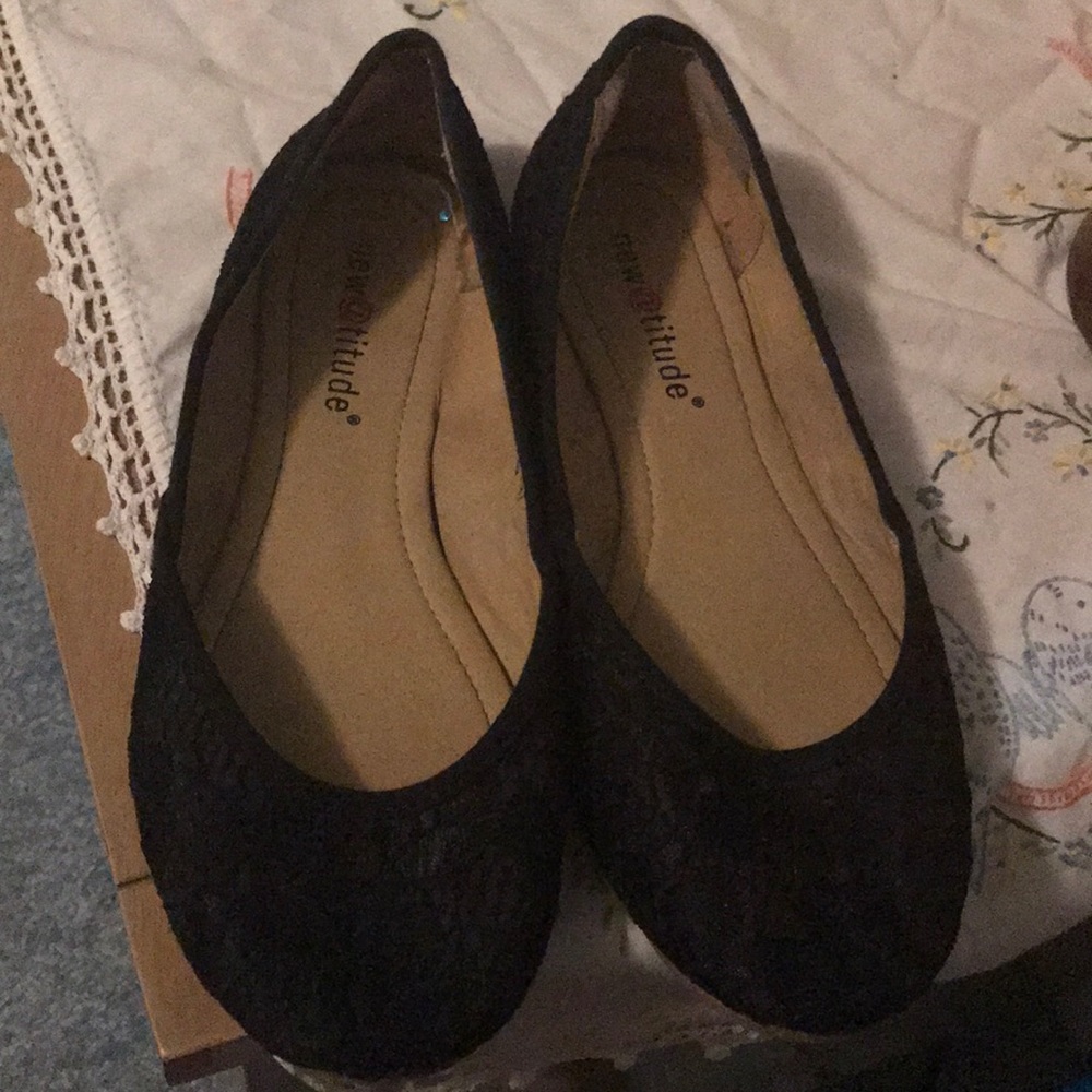 Black lace flats